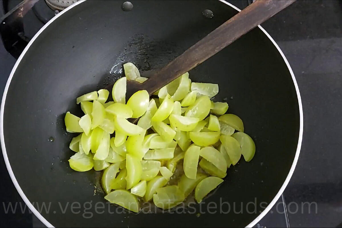 amla-pickle-sour